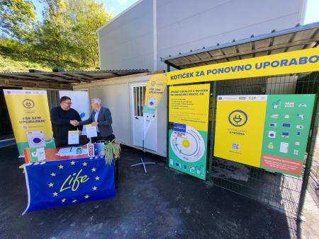 Župan Občine Idrija in direktor ZEOS